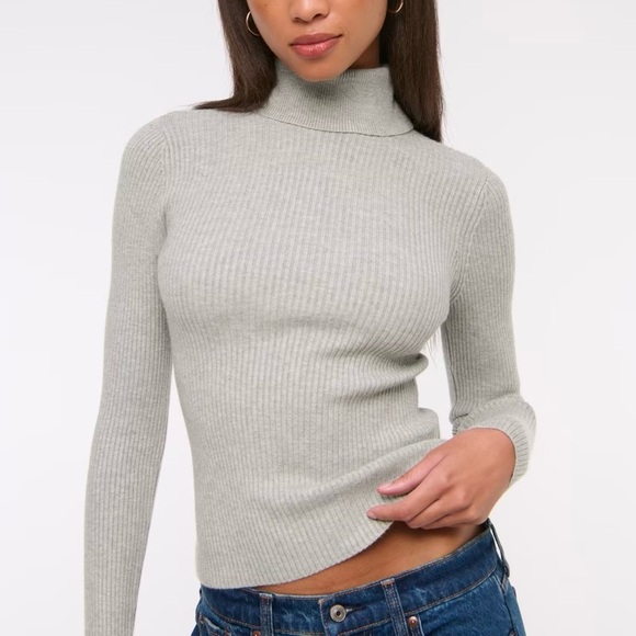 Abercrombie & Fitch turtle neck top - Picture 5 of 5